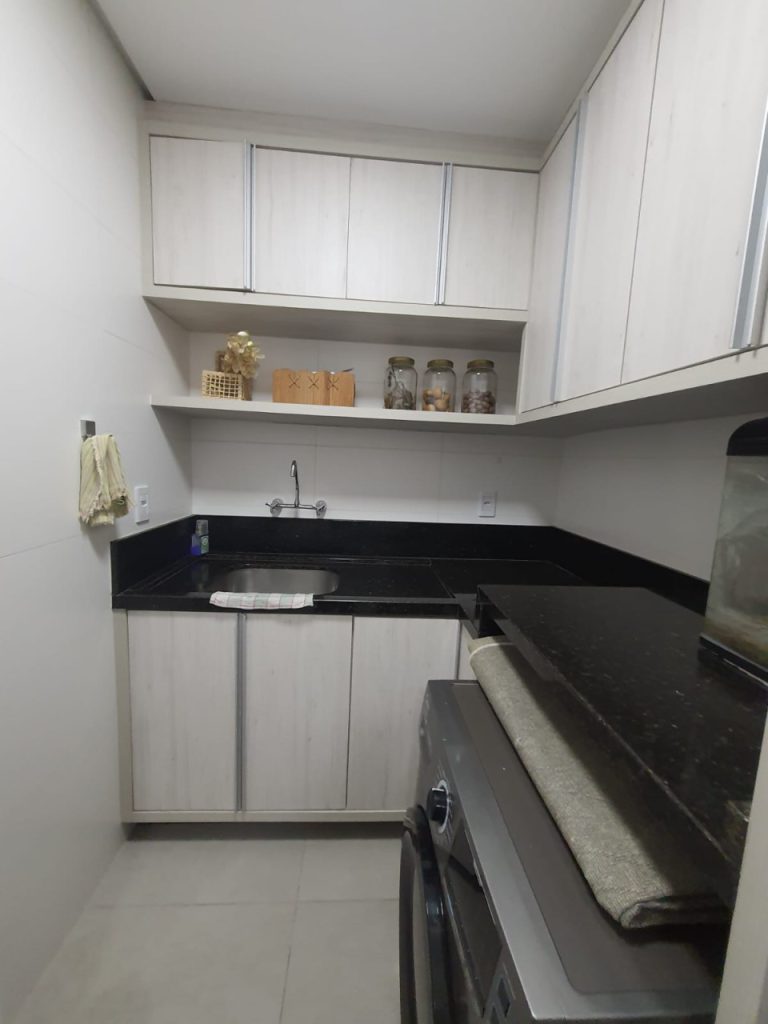 CASA EM CONDOMÍNIO COM 3 DORMITÓRIOS, SENDO DUAS SUÍTES, GARAGEM PARA DOIS CARROS