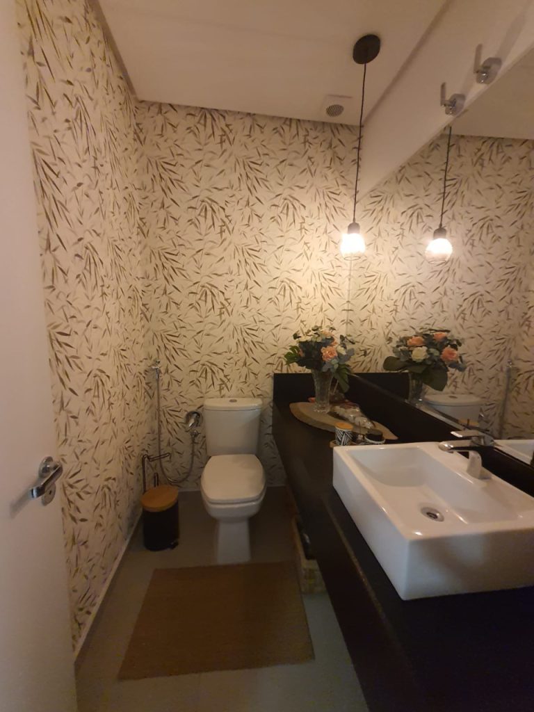 CASA EM CONDOMÍNIO COM 3 DORMITÓRIOS, SENDO DUAS SUÍTES, GARAGEM PARA DOIS CARROS