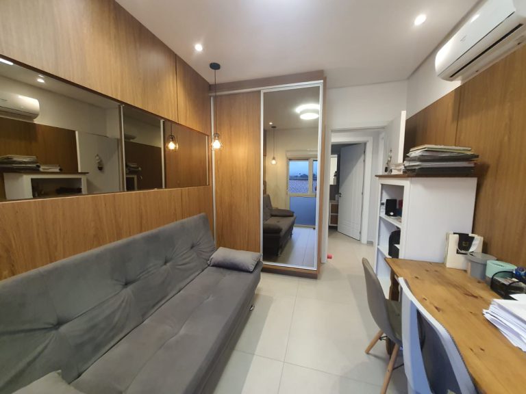 CASA EM CONDOMÍNIO COM 3 DORMITÓRIOS, SENDO DUAS SUÍTES, GARAGEM PARA DOIS CARROS