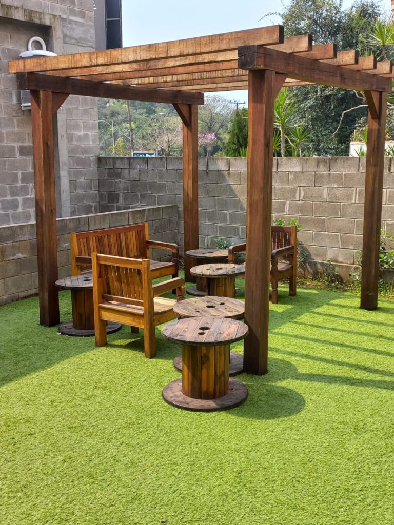APARTAMENTO COM 2 DORMITÓRIOS, SENDO UM SUÍTE, CENTRO DE NH