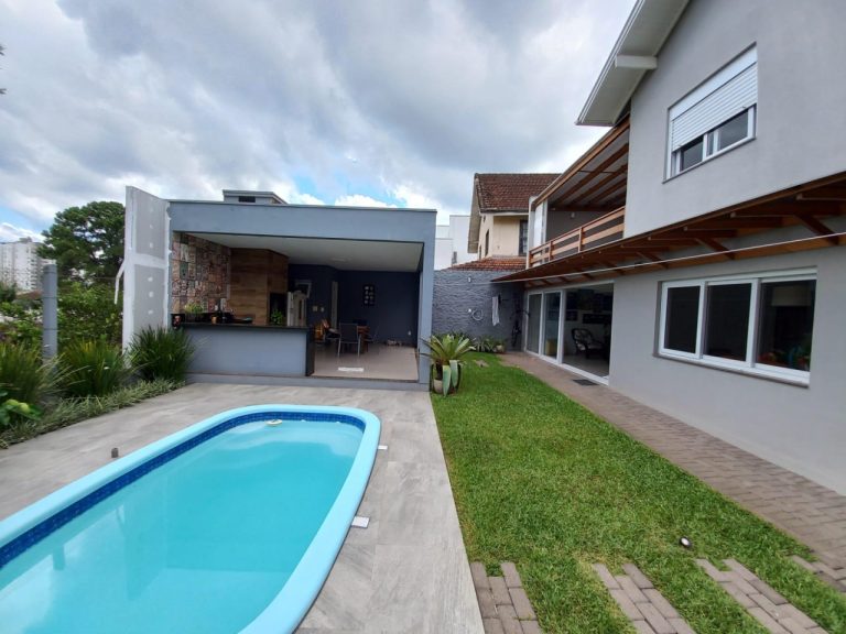 CASA COM 3 SUÍTES, 271,50M2 DE ÁREA CONSTRUÍDA NO RIO BRANCO CASA COM 3 SUÍTES, 271,50M2 DE ÁREA CONSTRUÍDA NO RIO BRANCO
