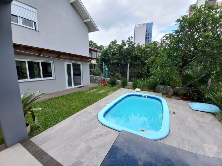 CASA COM 3 SUÍTES, 271,50M2 DE ÁREA CONSTRUÍDA NO RIO BRANCO CASA COM 3 SUÍTES, 271,50M2 DE ÁREA CONSTRUÍDA NO RIO BRANCO