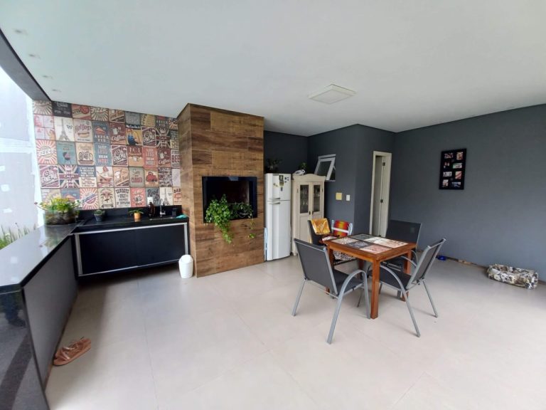 CASA COM 3 SUÍTES, 271,50M2 DE ÁREA CONSTRUÍDA NO RIO BRANCO CASA COM 3 SUÍTES, 271,50M2 DE ÁREA CONSTRUÍDA NO RIO BRANCO