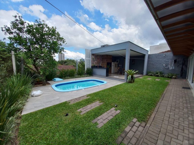 CASA COM 3 SUÍTES, 271,50M2 DE ÁREA CONSTRUÍDA NO RIO BRANCO CASA COM 3 SUÍTES, 271,50M2 DE ÁREA CONSTRUÍDA NO RIO BRANCO