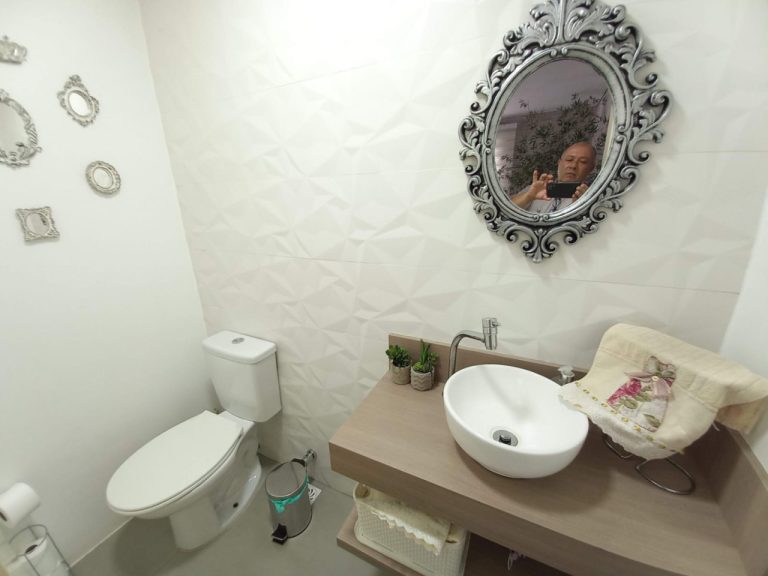 CASA COM 3 SUÍTES, 271,50M2 DE ÁREA CONSTRUÍDA NO RIO BRANCO CASA COM 3 SUÍTES, 271,50M2 DE ÁREA CONSTRUÍDA NO RIO BRANCO