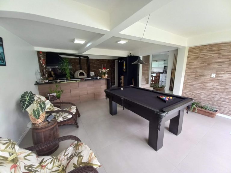 CASA COM 3 SUÍTES, 271,50M2 DE ÁREA CONSTRUÍDA NO RIO BRANCO CASA COM 3 SUÍTES, 271,50M2 DE ÁREA CONSTRUÍDA NO RIO BRANCO