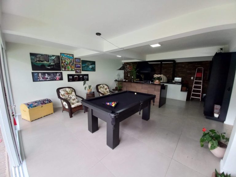 CASA COM 3 SUÍTES, 271,50M2 DE ÁREA CONSTRUÍDA NO RIO BRANCO CASA COM 3 SUÍTES, 271,50M2 DE ÁREA CONSTRUÍDA NO RIO BRANCO