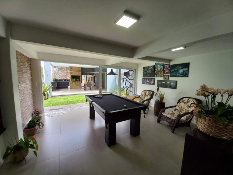 CASA COM 3 SUÍTES, 271,50M2 DE ÁREA CONSTRUÍDA NO RIO BRANCO CASA COM 3 SUÍTES, 271,50M2 DE ÁREA CONSTRUÍDA NO RIO BRANCO
