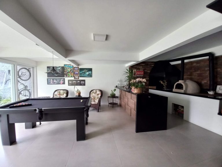 CASA COM 3 SUÍTES, 271,50M2 DE ÁREA CONSTRUÍDA NO RIO BRANCO CASA COM 3 SUÍTES, 271,50M2 DE ÁREA CONSTRUÍDA NO RIO BRANCO