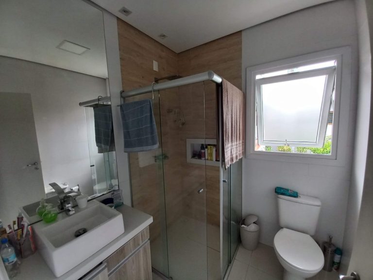 CASA COM 3 SUÍTES, 271,50M2 DE ÁREA CONSTRUÍDA NO RIO BRANCO CASA COM 3 SUÍTES, 271,50M2 DE ÁREA CONSTRUÍDA NO RIO BRANCO