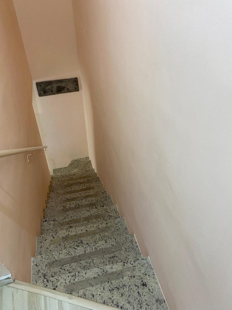 CASA EM CONDOMÍNIO COM 2 DORMITÓRIOS, UMA VAGA PARA CARRO, EM CANUDOS