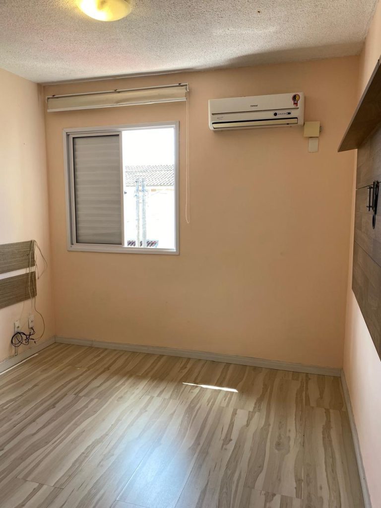 CASA EM CONDOMÍNIO COM 2 DORMITÓRIOS, UMA VAGA PARA CARRO, EM CANUDOS