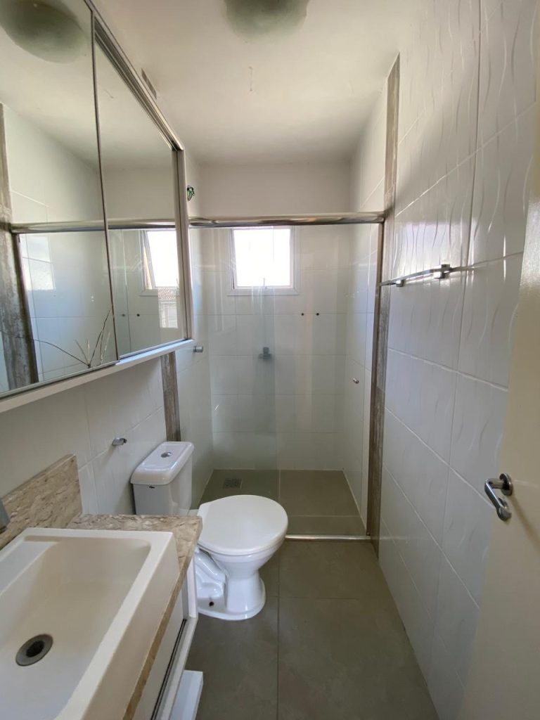 CASA EM CONDOMÍNIO COM 2 DORMITÓRIOS, UMA VAGA PARA CARRO, EM CANUDOS