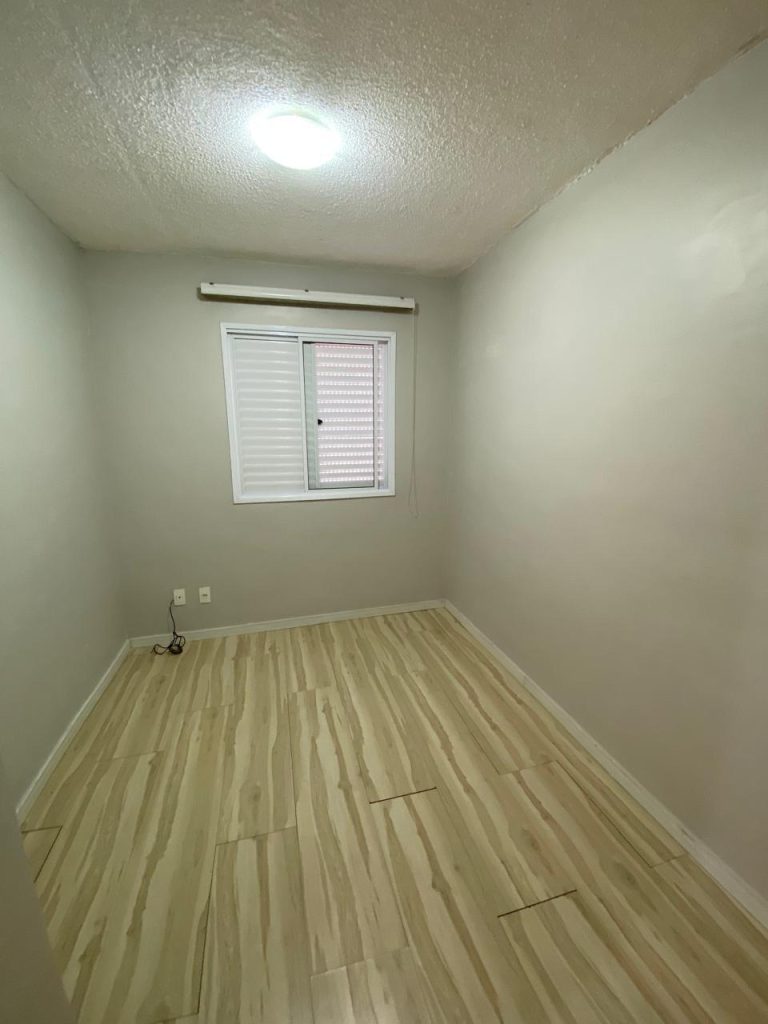 CASA EM CONDOMÍNIO COM 2 DORMITÓRIOS, UMA VAGA PARA CARRO, EM CANUDOS
