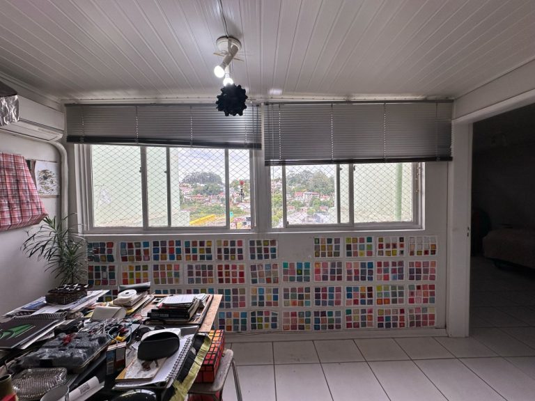 APARTAMENTO DUPLEX COM 2 DORMITÓRIOS, UMA VAGA DE GARAGEM, NO IDEAL