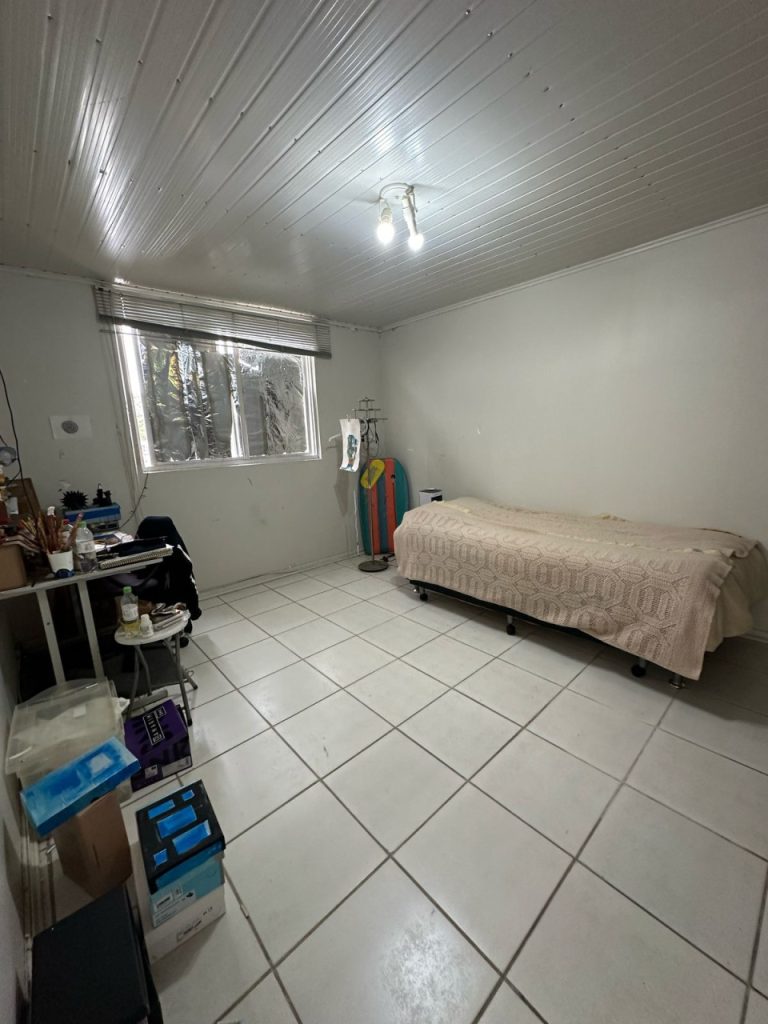 APARTAMENTO DUPLEX COM 2 DORMITÓRIOS, UMA VAGA DE GARAGEM, NO IDEAL