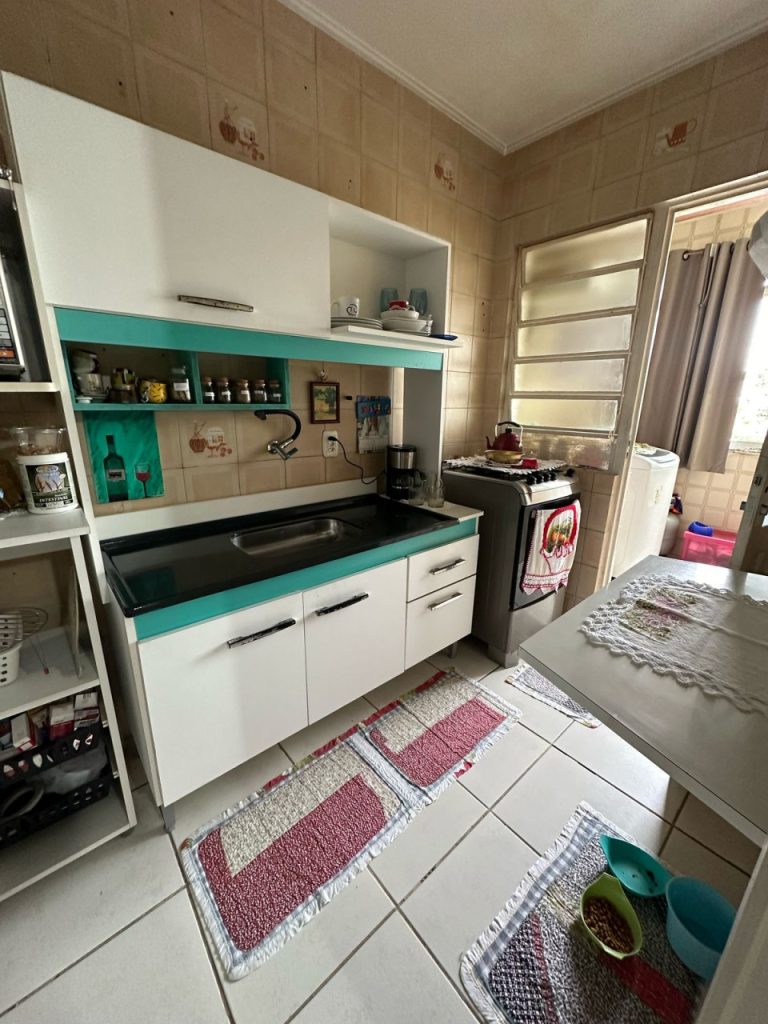 APARTAMENTO DUPLEX COM 2 DORMITÓRIOS, UMA VAGA DE GARAGEM, NO IDEAL