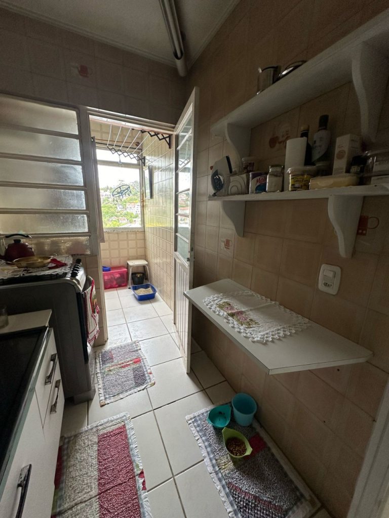 APARTAMENTO DUPLEX COM 2 DORMITÓRIOS, UMA VAGA DE GARAGEM, NO IDEAL