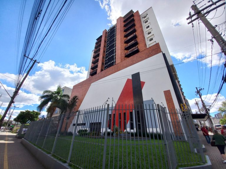 APARTAMENTO COM 1 DORMITÓRIO, UMA VAGA DE GARAGEM, NO CENTRO N.H