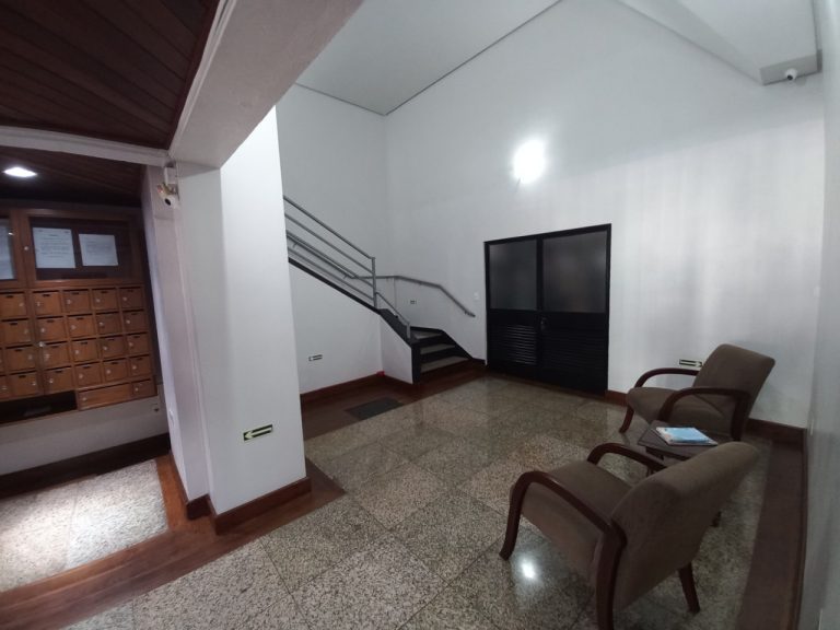 APARTAMENTO COM 1 DORMITÓRIO, UMA VAGA DE GARAGEM, NO CENTRO N.H