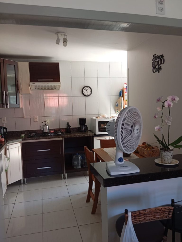 APARTAMENTO COM 2 DORMITÓRIOS, UMA VAGA DE GARAGEM, EM CANUDOS
