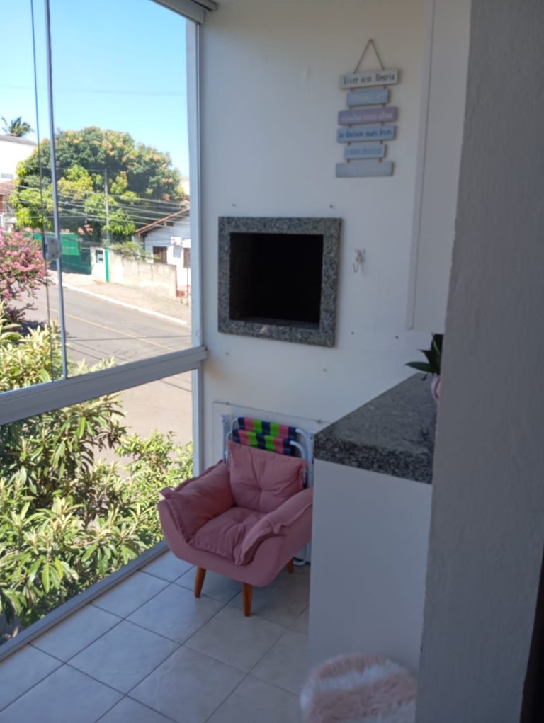 APARTAMENTO COM 2 DORMITÓRIOS, UMA VAGA DE GARAGEM, EM CANUDOS