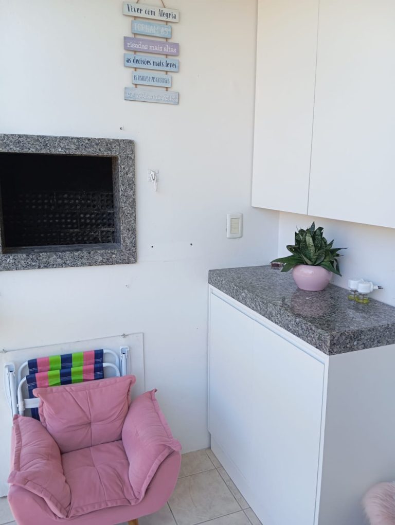 APARTAMENTO COM 2 DORMITÓRIOS, UMA VAGA DE GARAGEM, EM CANUDOS