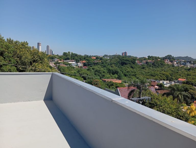 APARTAMENTO COM 2 DORMITÓRIOS, UMA VAGA DE GARAGEM, EM CANUDOS