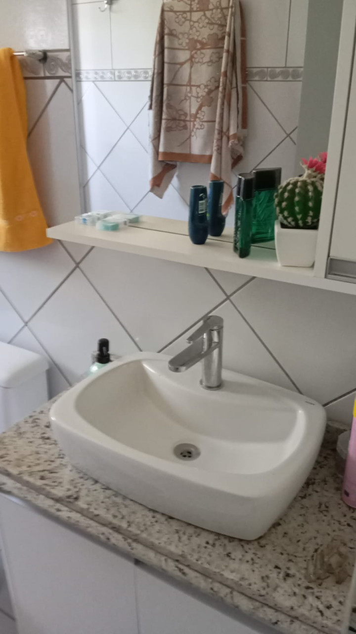 APARTAMENTO COM 2 DORMITÓRIOS, UMA VAGA DE GARAGEM, EM CANUDOS
