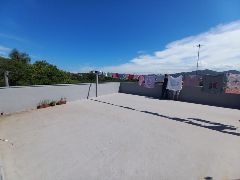 APARTAMENTO COM 2 DORMITÓRIOS, UMA VAGA DE GARAGEM, EM CANUDOS