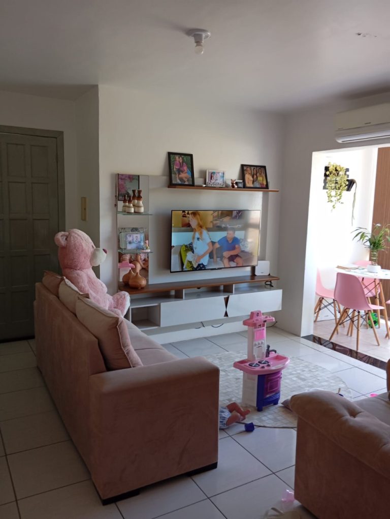 APARTAMENTO COM 2 DORMITÓRIOS, UMA VAGA DE GARAGEM, EM CANUDOS