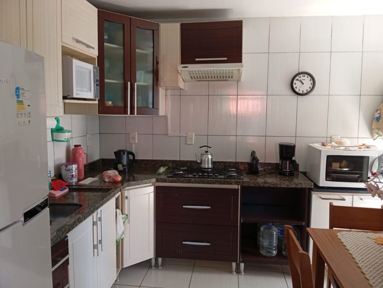 APARTAMENTO COM 2 DORMITÓRIOS, UMA VAGA DE GARAGEM, EM CANUDOS