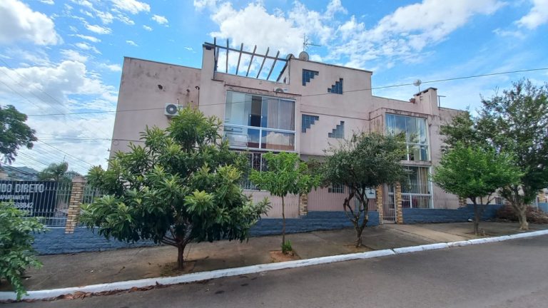 APARTAMENTO COM 2 DORMITÓRIOS, UMA VAGA DE GARAGEM, EM CANUDOS