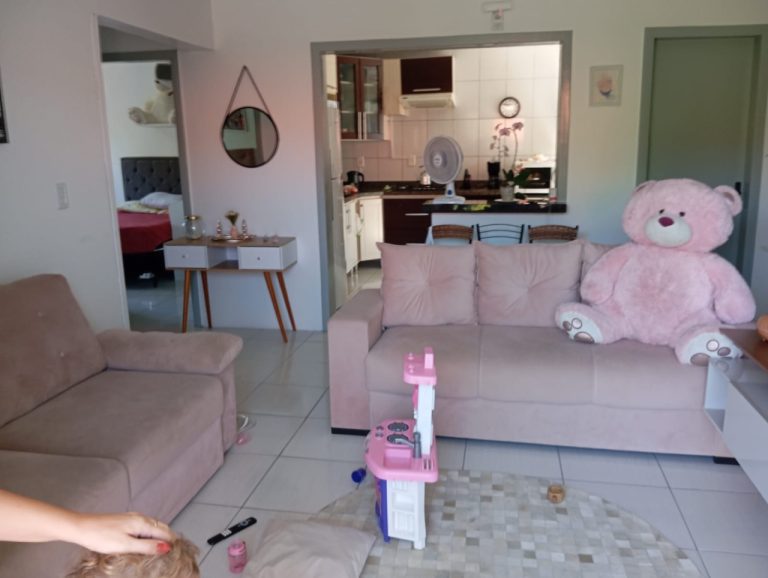 APARTAMENTO COM 2 DORMITÓRIOS, UMA VAGA DE GARAGEM, EM CANUDOS