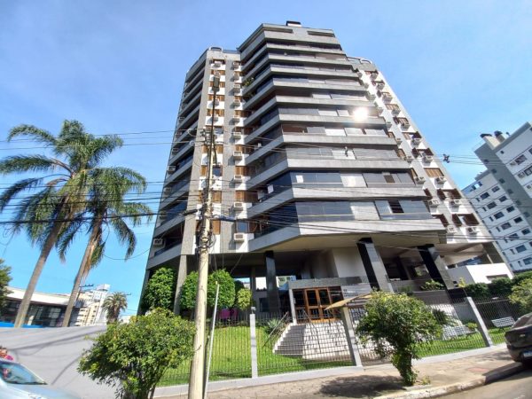 APARTAMENTO COM 3 DORMITÓRIOS, SENDO UM SUÍTE MÁSTER, DUAS VAGAS DE GARAGEM, NO RIO BRANCO