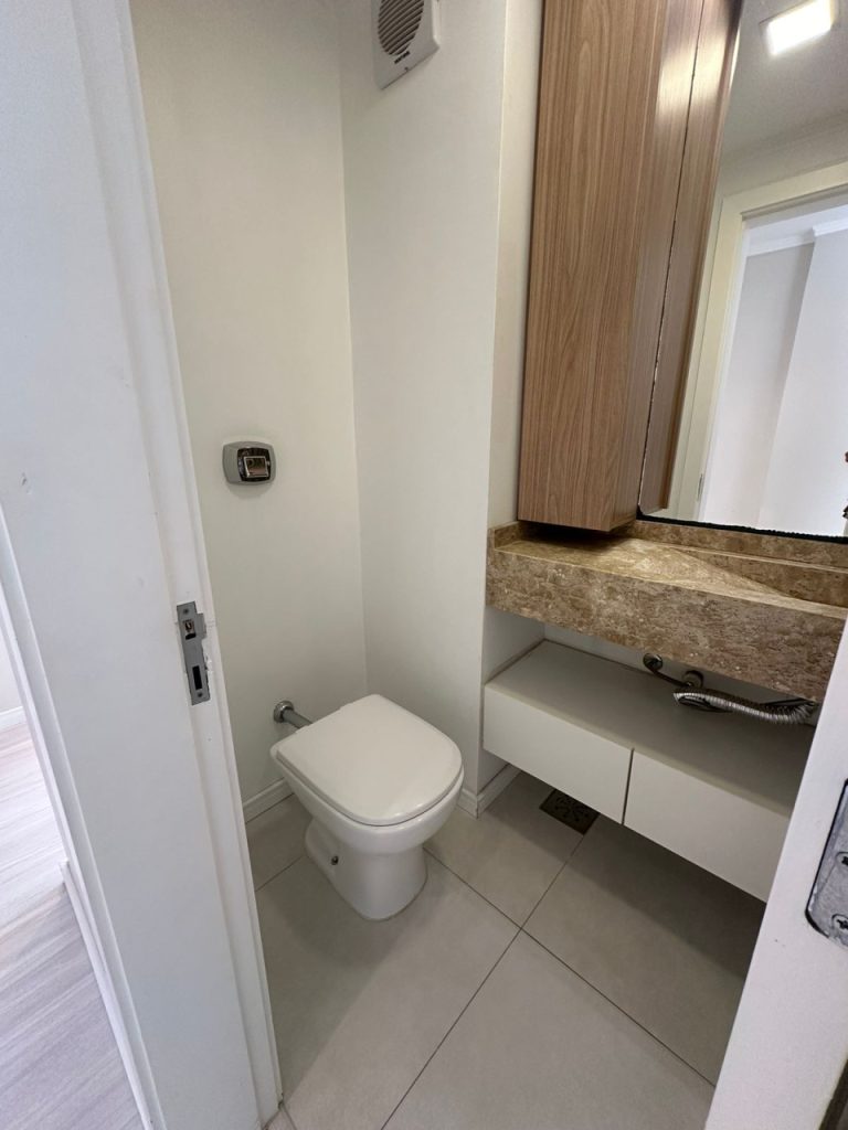APARTAMENTO COM 3 DORMITÓRIOS, SENDO UM SUÍTE, GARAGEM PARA DOIS CARROS, NO CENTRO DE NH APARTAMENTO COM 3 DORMITÓRIOS, SENDO UM SUÍTE, GARAGEM PARA DOIS CARROS, NO CENTRO DE NH