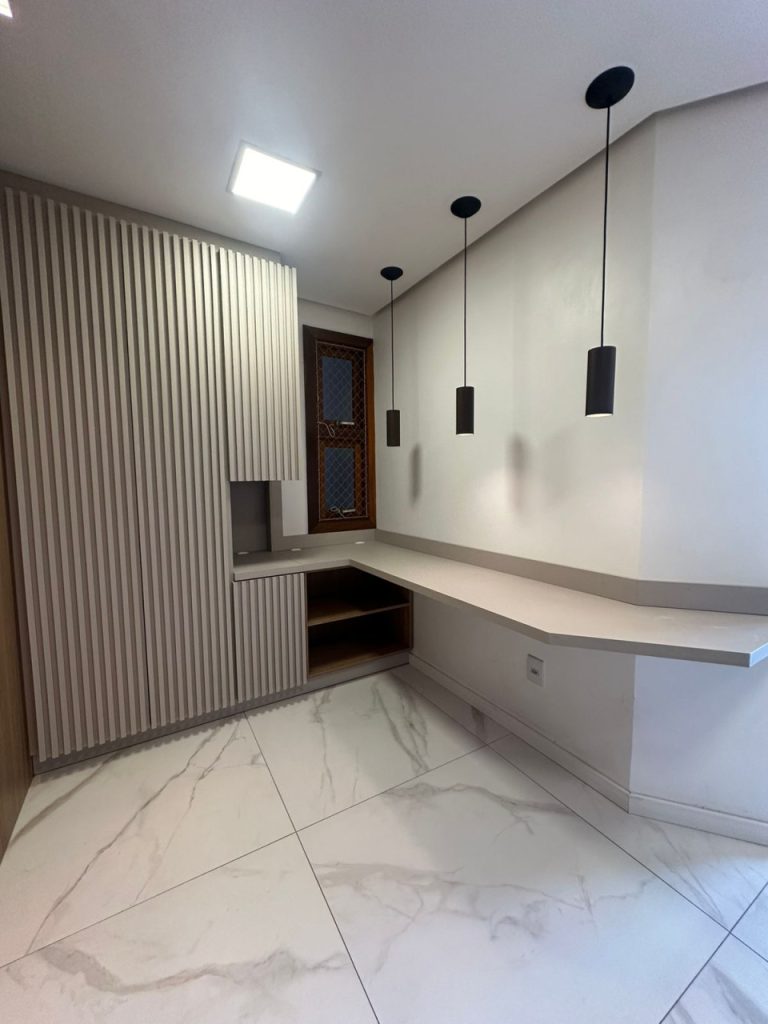 APARTAMENTO COM 3 DORMITÓRIOS, SENDO UM SUÍTE, GARAGEM PARA DOIS CARROS, NO CENTRO DE NH APARTAMENTO COM 3 DORMITÓRIOS, SENDO UM SUÍTE, GARAGEM PARA DOIS CARROS, NO CENTRO DE NH