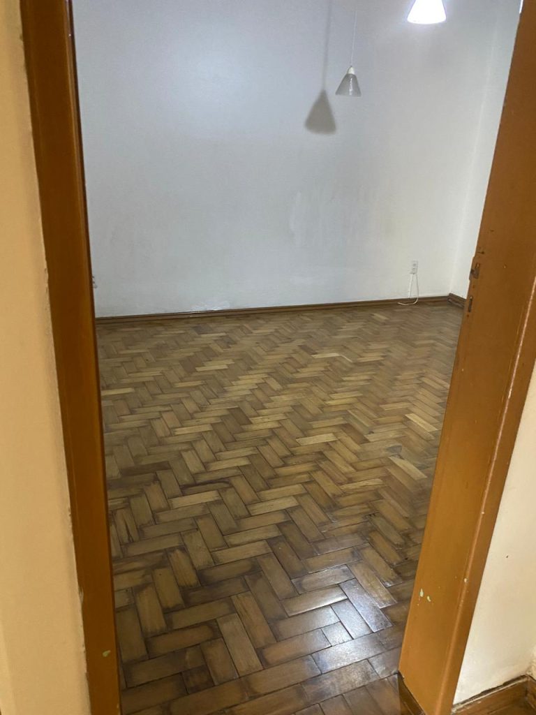 CASA COM 6 DORMITÓRIOS, GARAGEM PARA SEIS CARROS, NO RIO BRANCO