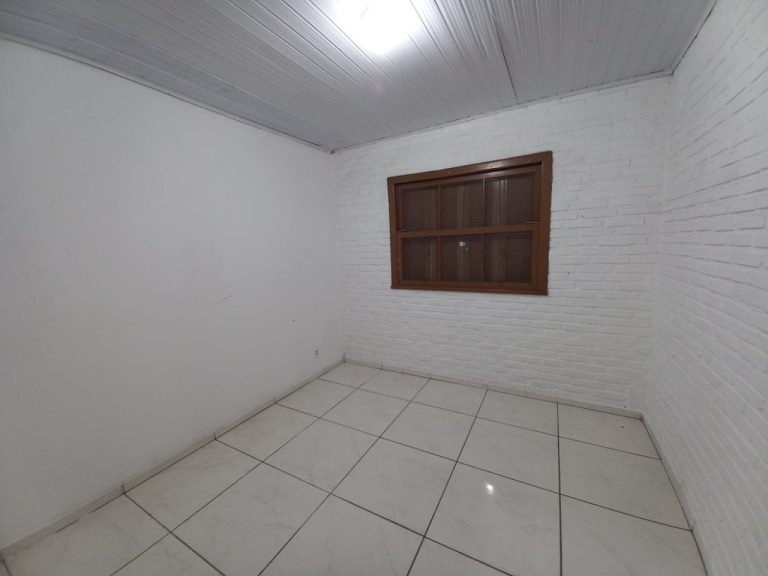 CASA COM 6 DORMITÓRIOS, GARAGEM PARA SEIS CARROS, NO RIO BRANCO