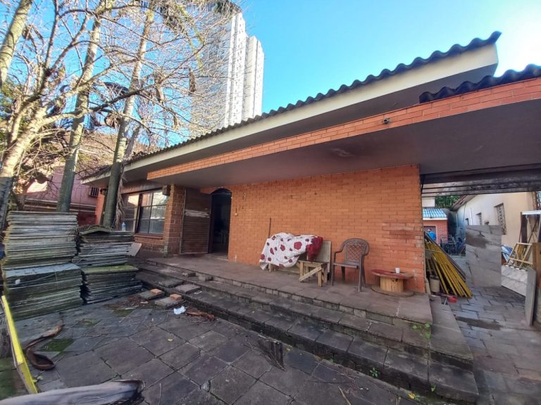 CASA COMERCIAL,TERRENO PLANO COM 777,76M2 DE ÁREA TOTAL, NO CENTRO NH