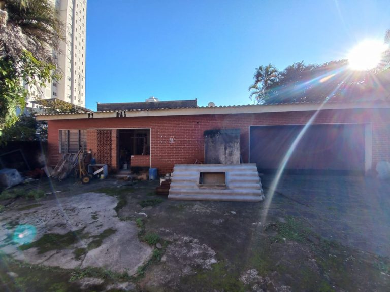 CASA COMERCIAL,TERRENO PLANO COM 777,76M2 DE ÁREA TOTAL, NO CENTRO NH