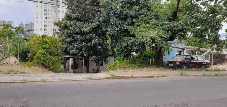 TERRENO FRENTE AVENIDA SAPIRANGA E FRENTE A PREFEITURA NH TERRENO FRENTE AVENIDA SAPIRANGA E FRENTE A PREFEITURA NH