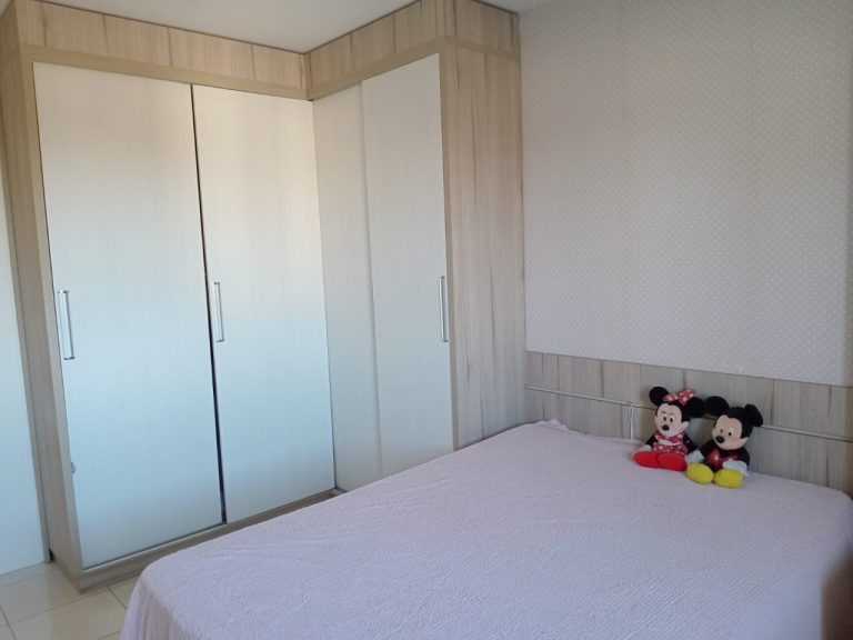 CASA COM 3 DORMITÓRIOS, SENDO UM SUÍTE, DUAS VAGAS DE GARAGEM, NO JARDIM MAUÁ