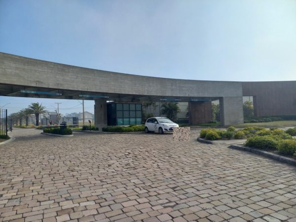 TERRENO PLANO EM CONDOMÍNIO COM 318,50M2, PRAIA DE ARROIO TEIXEIRA
