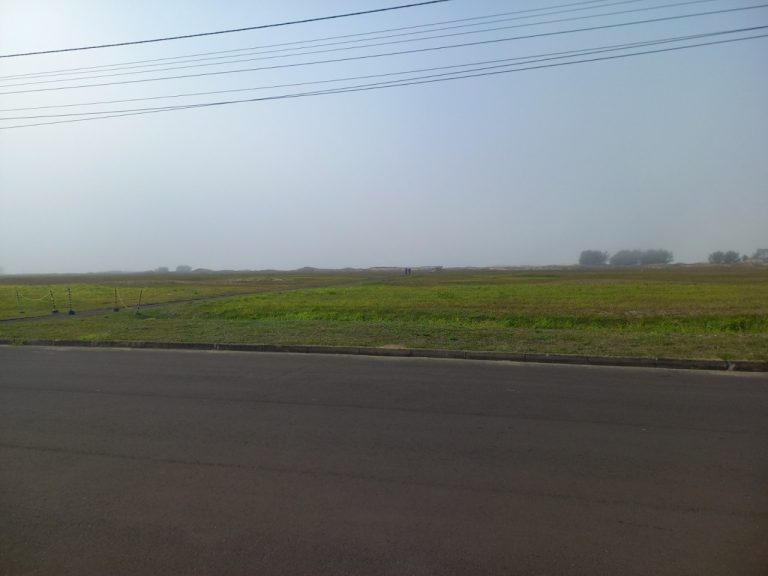TERRENO PLANO EM CONDOMÍNIO COM 318,50M2, PRAIA DE ARROIO TEIXEIRA