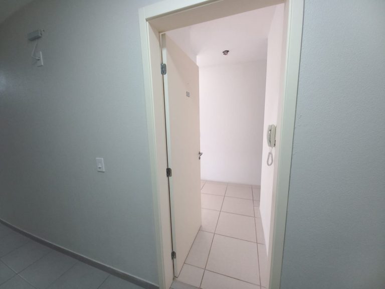 APARTAMENTO COM 2 DORMITÓRIOS, UMA VAGA PARA CARRO, NO OPERÁRIO