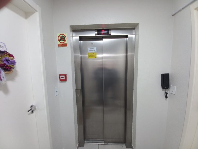APARTAMENTO COM 2 DORMITÓRIOS, UMA VAGA PARA CARRO, NO OPERÁRIO