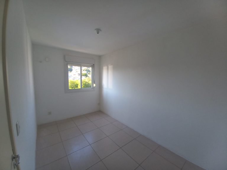 APARTAMENTO COM 2 DORMITÓRIOS, UMA VAGA PARA CARRO, NO OPERÁRIO