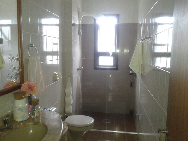 APARTAMENTO COM 3 DORMITÓRIOS, UM SENDO SUÍTE, GARAGEM, NO BOA VISTA