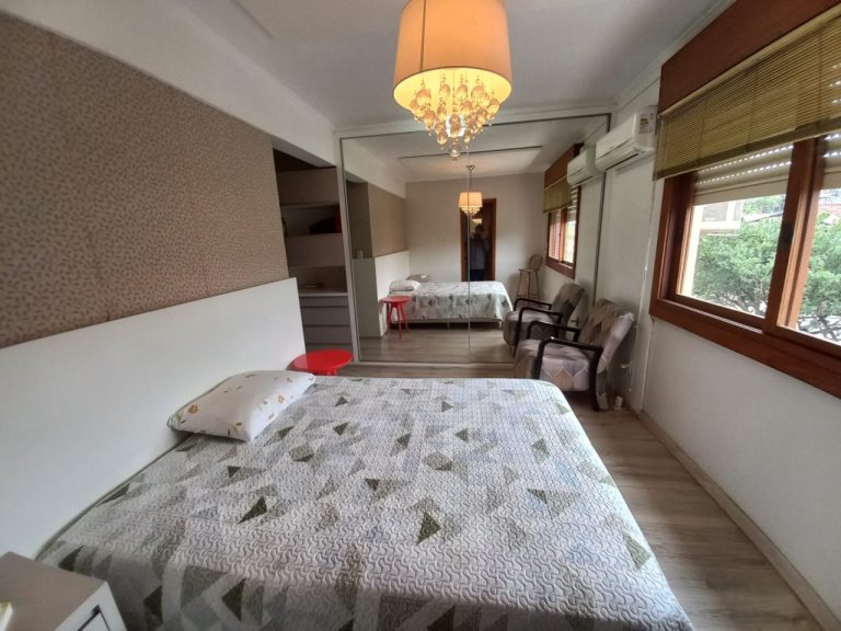 APARTAMENTO COM 3 DORMITÓRIOS, SENDO UM SUÍTE, GARAGEM PARA DOIS CARROS, NO IDEAL